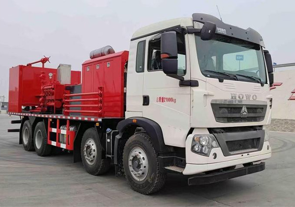 Fracturing truck