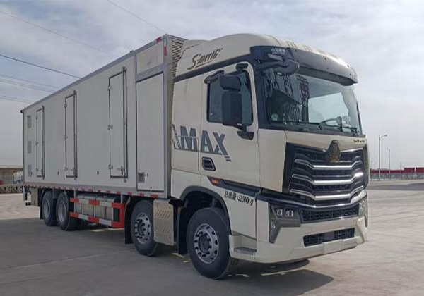 Poultry transport vehicle
