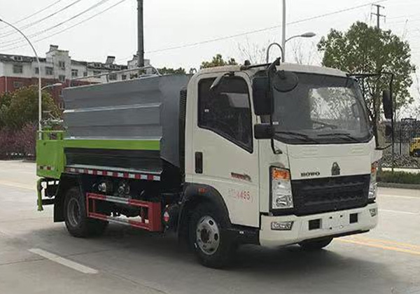 Road maintenance vehicle
