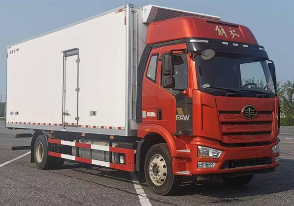 Refrigerator Truck