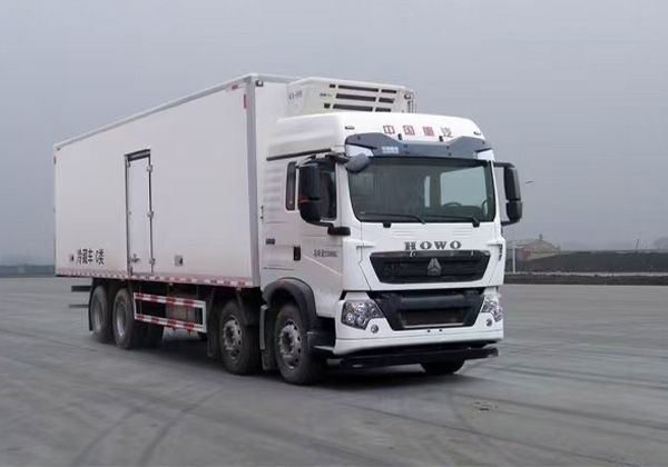Refrigerator Truck