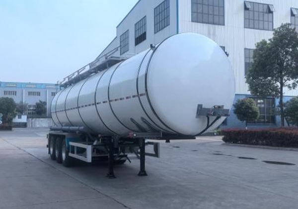 Liquid food transport semi-trailer